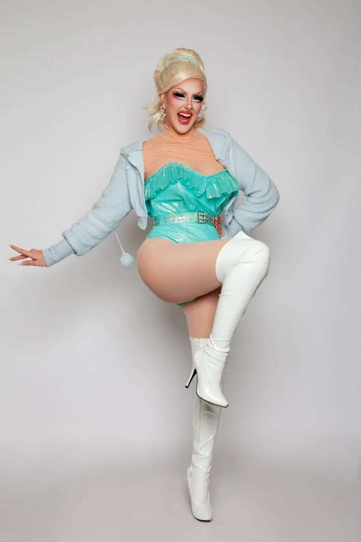 Kat-Abolic, Syd Showgirls performer