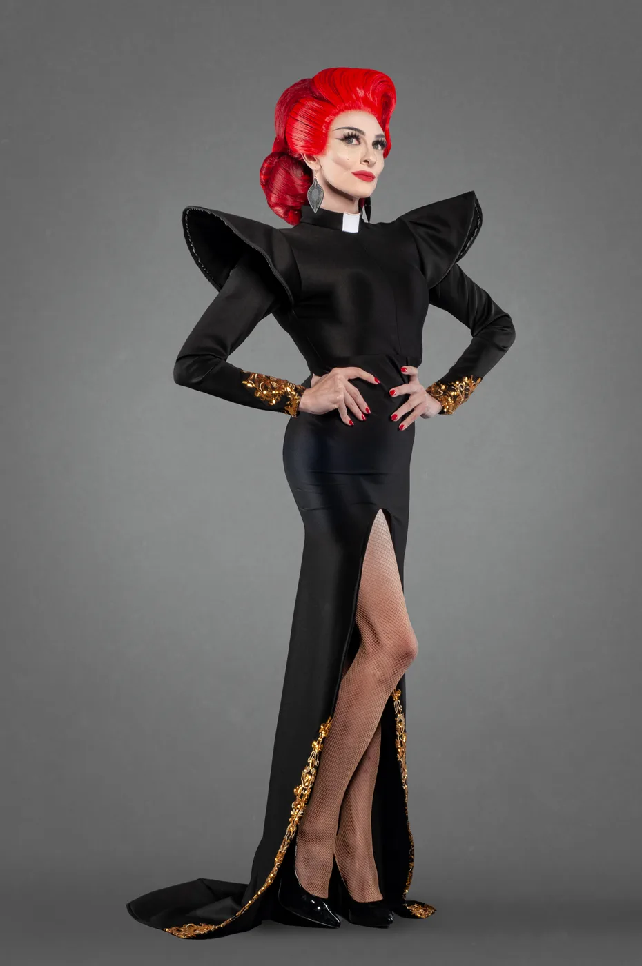 Dakota Fann'ee, Sydney drag queen, burlesque artist & mc, performing live (6)
